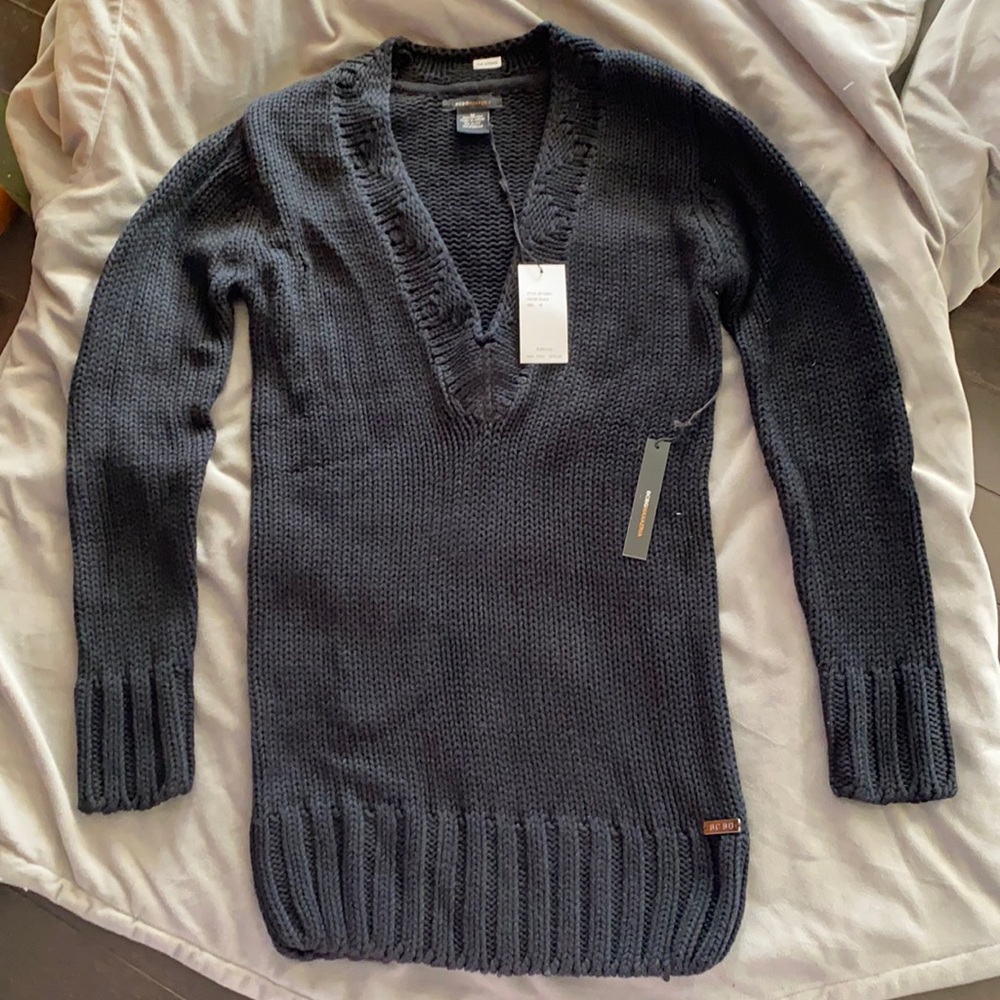 BCBG V-Neck sweater. Black. Size M. New with tags.